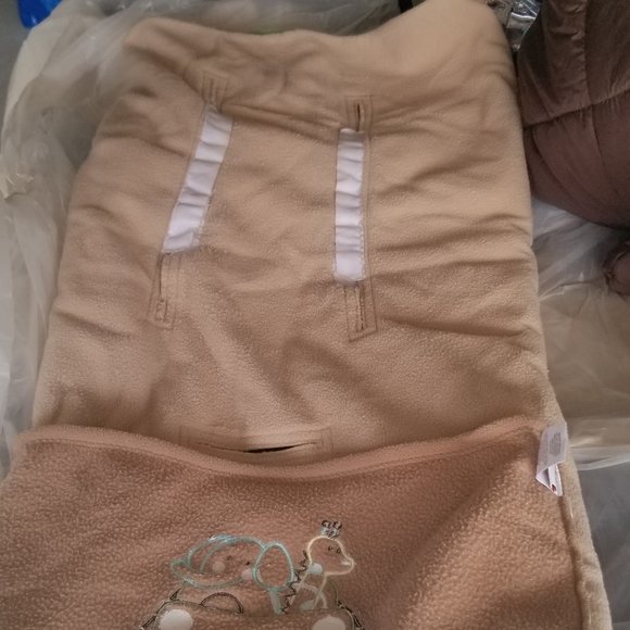 Cuddle Care Stroller Blanket - Picture 5 of 10